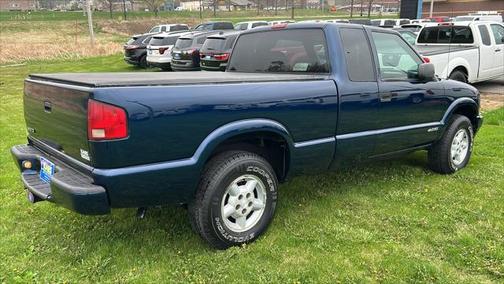 2002 Chevrolet S-10 Base