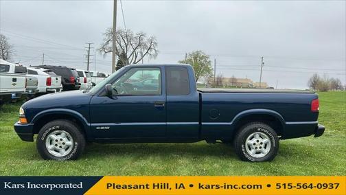 2002 Chevrolet S-10 Base