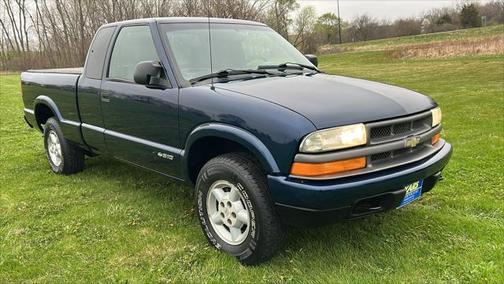 2002 Chevrolet S-10 Base