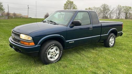 2002 Chevrolet S-10 Base