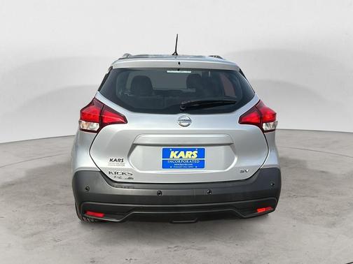 Brilliant Silver Metallic 2020 Nissan Kicks SV