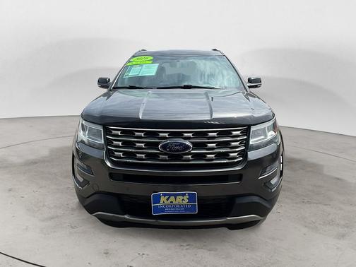 Gray 2016 Ford Explorer XLT