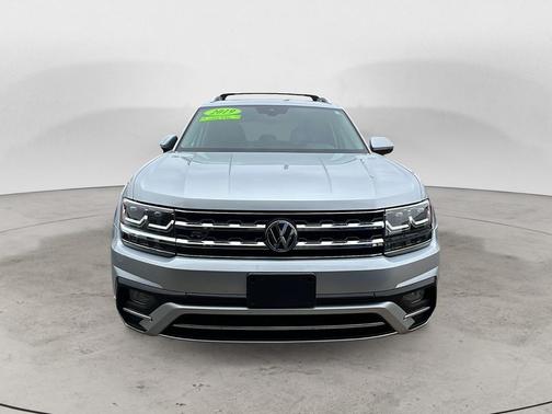 Reflex Silver Metallic 2019 Volkswagen Atlas 3.6L SE w/Technology