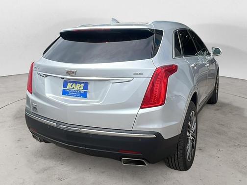 Radiant Silver Metallic 2017 Cadillac XT5 Premium Luxury