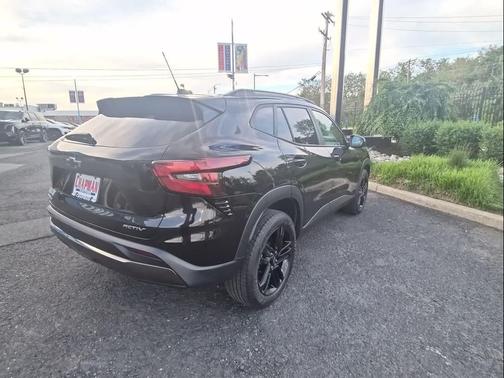 Mosaic Black Metallic 2024 Chevrolet Trax FWD ACTIV