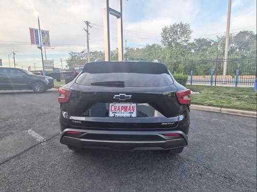 Mosaic Black Metallic 2024 Chevrolet Trax FWD ACTIV