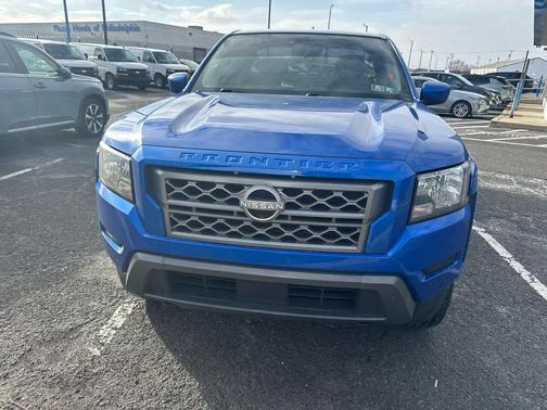 2024 Nissan Frontier SV