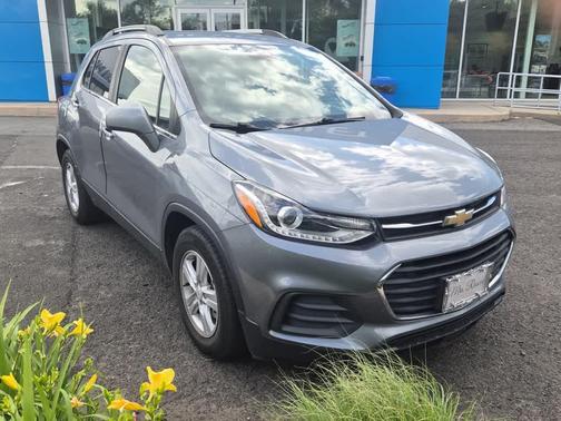 Satin Steel Metallic 2019 Chevrolet Trax LT