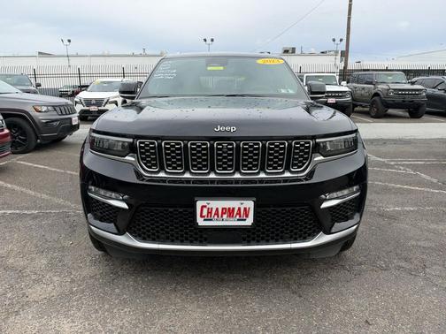Diamond Black Crystal Pearlcoat 2023 Jeep Grand Cherokee Summit