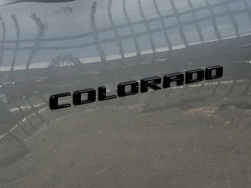 Sterling Gray Metallic 2025 Chevrolet Colorado Trail Boss