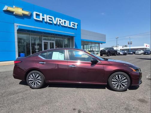 Garnet Pearl Metallic 2024 Nissan Altima 2.5 SV