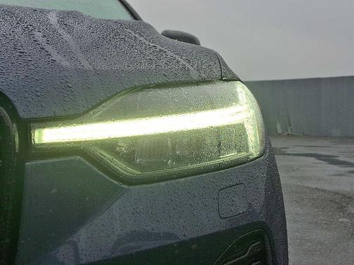 2024 Volvo XC60 B5 Plus Dark Theme