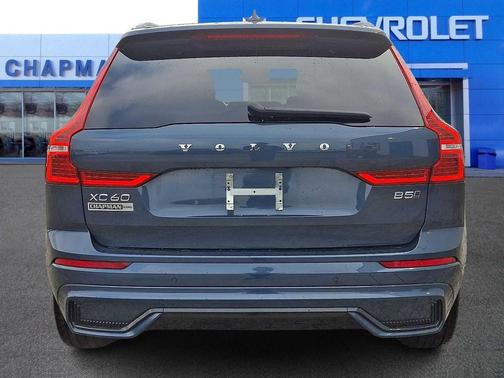 2024 Volvo XC60 B5 Plus Dark Theme