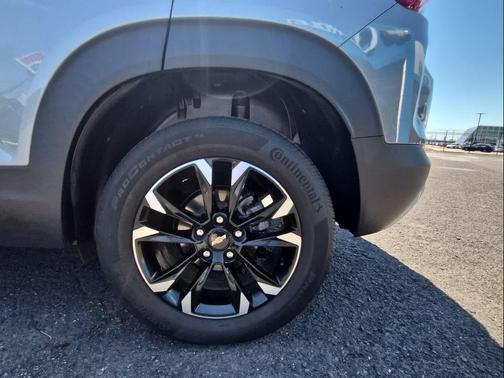 Sterling Gray Metallic 2023 Chevrolet Trailblazer LT