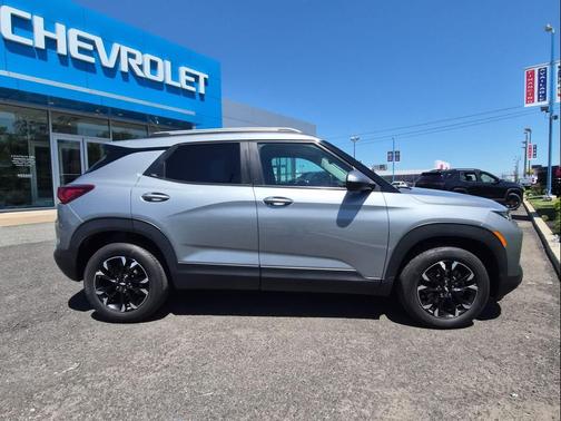Sterling Gray Metallic 2023 Chevrolet Trailblazer LT