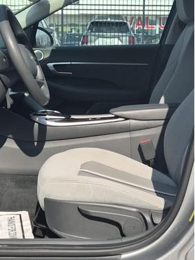 2022 Hyundai SONATA SE