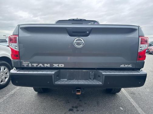 2022 Nissan Titan XD S