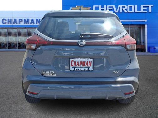 Boulder Gray Pearl 2023 Nissan Kicks SV