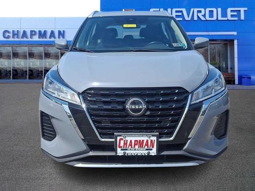 Boulder Gray Pearl 2023 Nissan Kicks SV