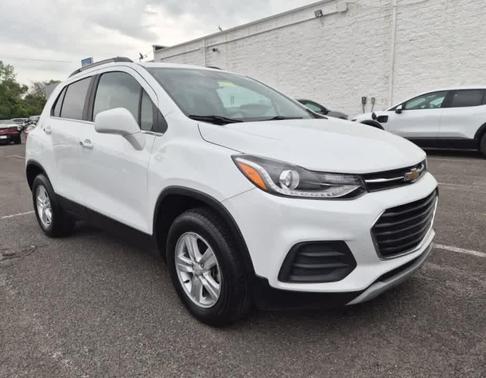 Summit White 2020 Chevrolet Trax LT