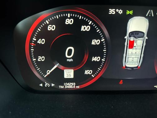 2016 Volvo XC90 T6 Momentum