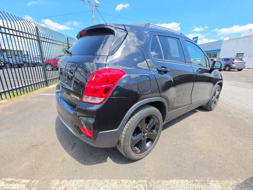 Mosaic Black Metallic 2019 Chevrolet Trax Premier
