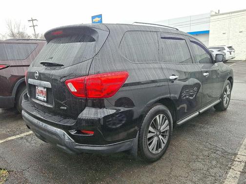 2017 Nissan Pathfinder S