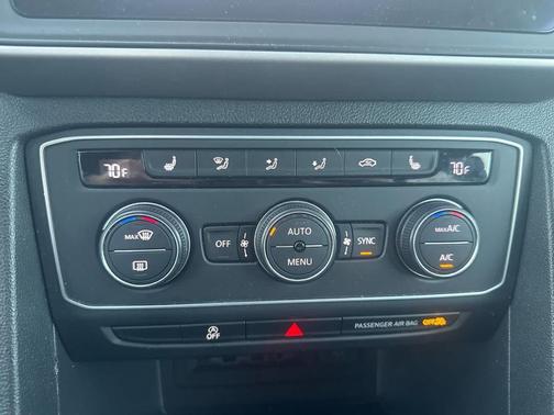 2020 Volkswagen Atlas Cross Sport 3.6L V6 SE w/Technology R-Line