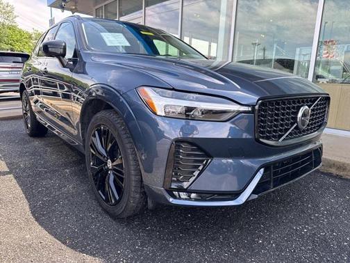 2024 Volvo XC60 B5 Plus Dark Theme