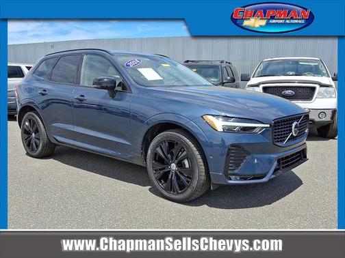 2024 Volvo XC60 B5 Plus Dark Theme