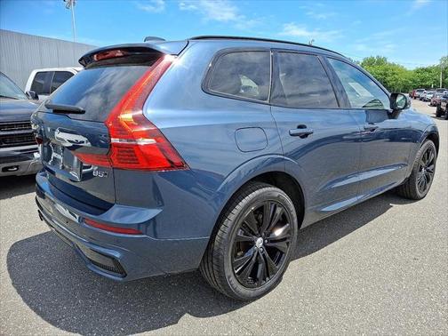 2024 Volvo XC60 B5 Plus Dark Theme