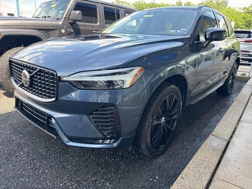 2024 Volvo XC60 B5 Plus Dark Theme