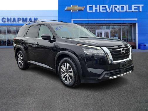 2022 Nissan Pathfinder SL 4WD