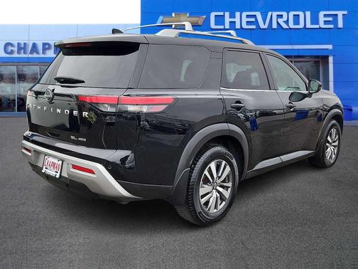 2022 Nissan Pathfinder SL 4WD