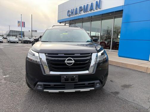 2022 Nissan Pathfinder SL 4WD