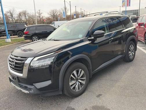 2022 Nissan Pathfinder SL 4WD