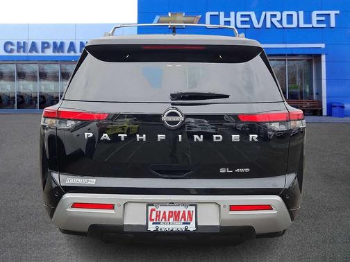 2022 Nissan Pathfinder SL 4WD