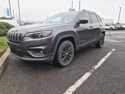 Granite Crystal Metallic Clearcoat 2019 Jeep Cherokee Latitude Plus