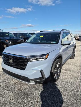 2023 Honda Pilot AWD Elite