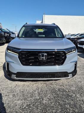 2023 Honda Pilot AWD Elite