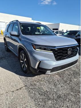 2023 Honda Pilot AWD Elite