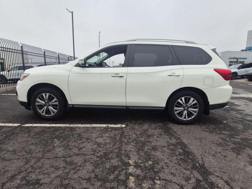 Glacier White 2019 Nissan Pathfinder S