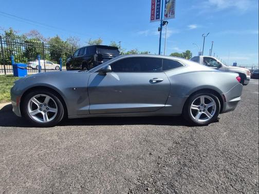 Sharkskin Metallic 2023 Chevrolet Camaro 1LT