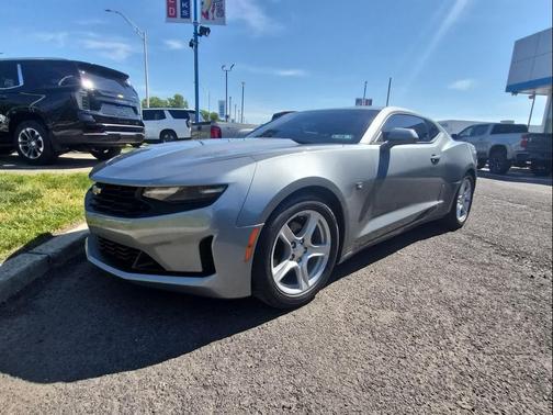 Sharkskin Metallic 2023 Chevrolet Camaro 1LT