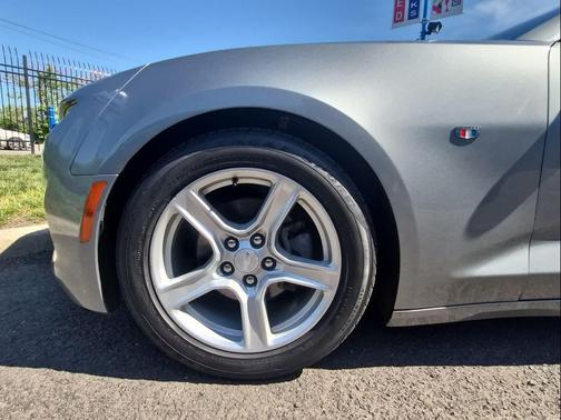 Sharkskin Metallic 2023 Chevrolet Camaro 1LT