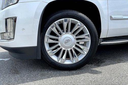 2017 Cadillac Escalade Luxury