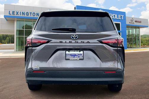 2022 Toyota Sienna XLE 7 Passenger