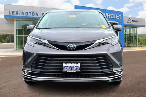 2022 Toyota Sienna XLE 7 Passenger