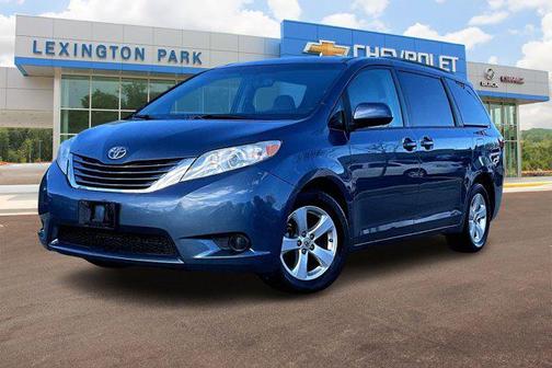 2017 Toyota Sienna LE