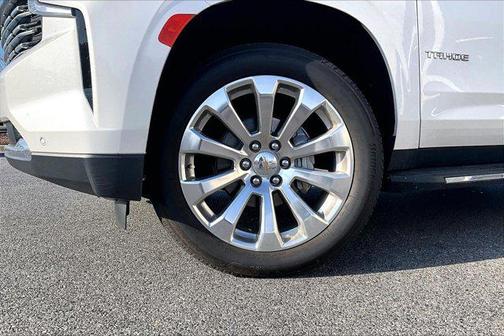Iridescent Pearl Tricoat 2024 Chevrolet Tahoe Premier